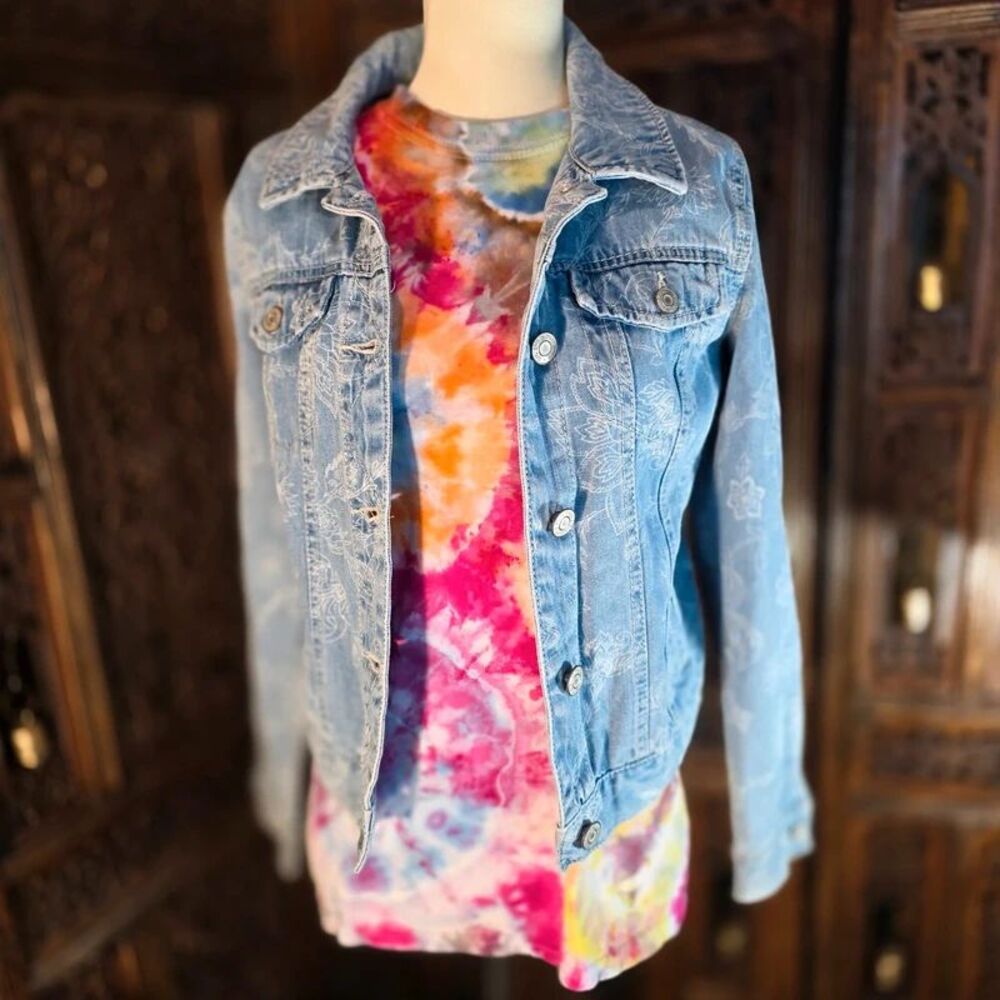 Floral Patterned Denim Jacket - Picture 7 of 11